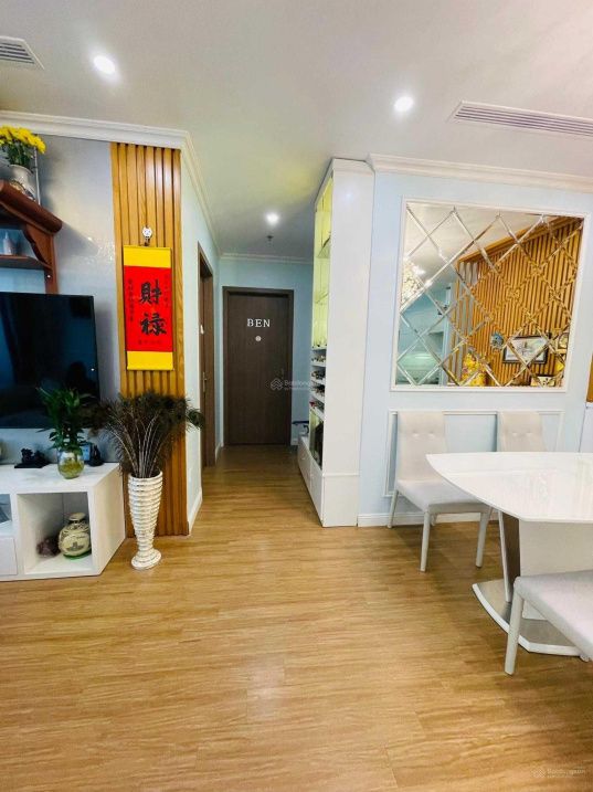 Cho thuê căn hộ 3PN Vinhomes Skylake Phạm Hùng đã có đầy đủ nội thất